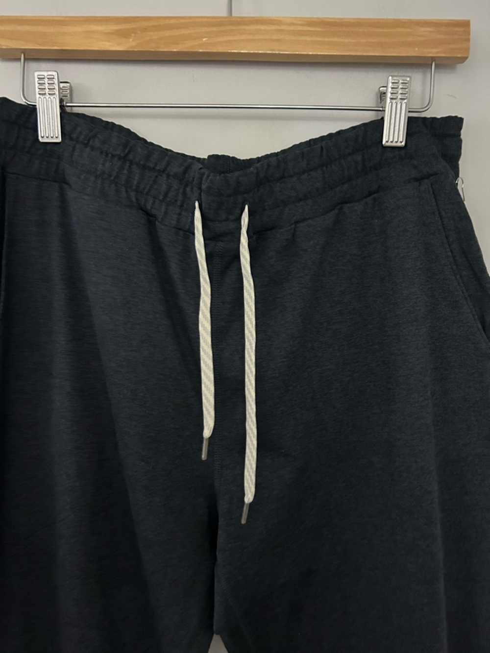 NWT Vuori Performance Joggers Midnight Heather - Picture 5 of 8